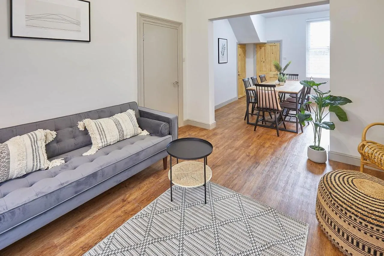 Kontakte von Host & Stay - Clifton House